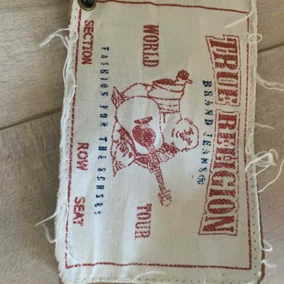 True err live on jeans - Picture 3 of 5